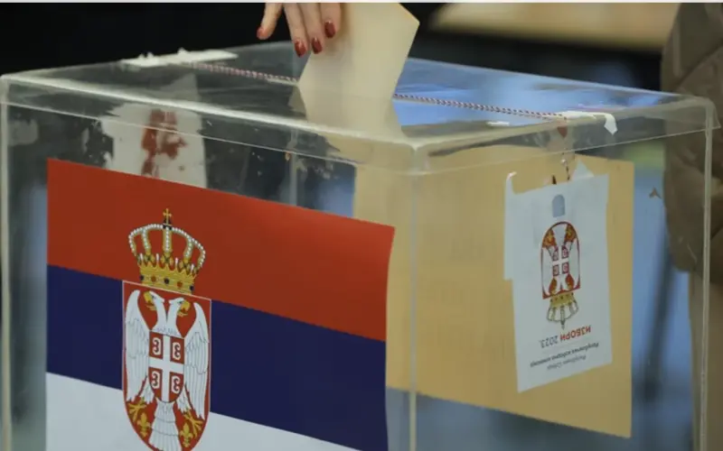 Počeli vanredni parlamentarni izbori: Građani biraju između 18 lista
