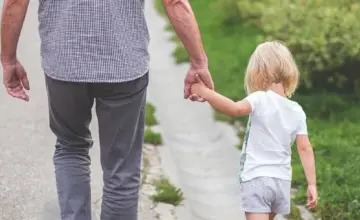 Novčana pomoć za roditelje u Beogradu: Ko ima pravo i kako se prijavljuje?