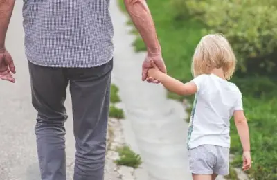 Podrška od 65.000 dinara za roditelje-negovatelje: Evo kako se podnosi zahtev