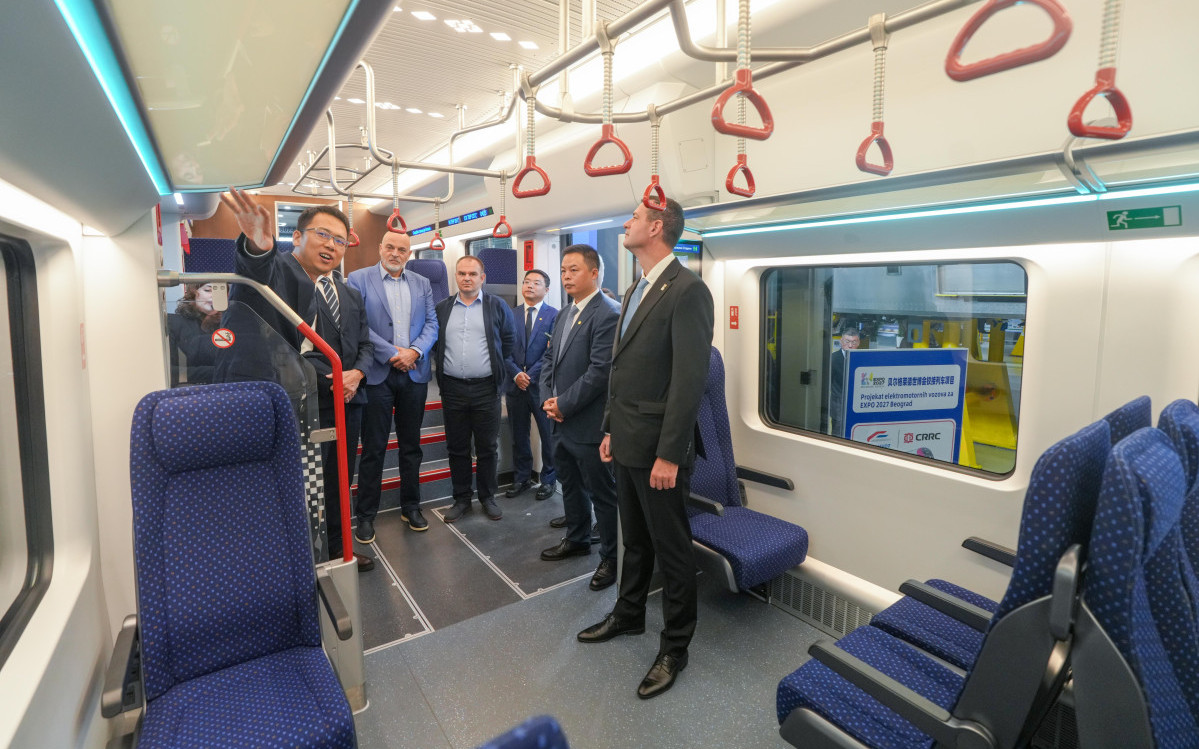 Stižu vozovi za Ekspo: Fabrički prijem brendiranih kompozicija u Kini
