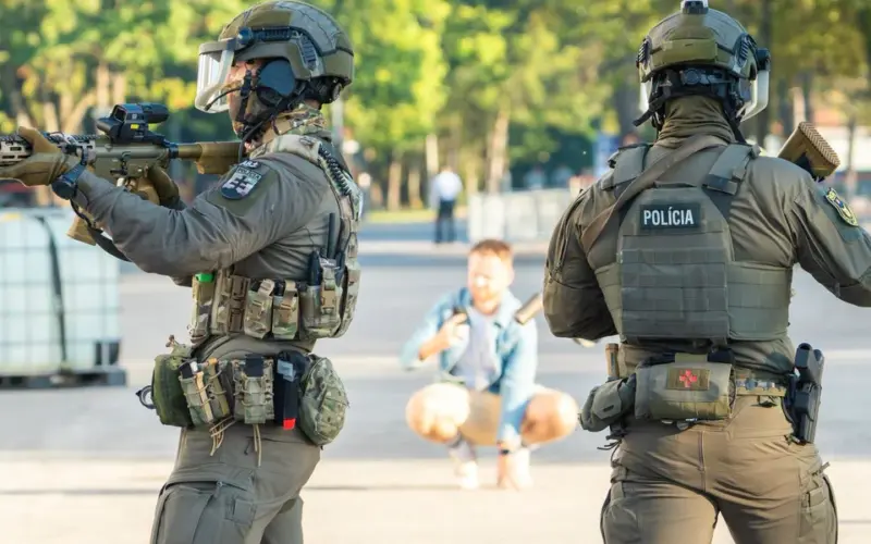 Pretnje ubistvom u slovačkoj školi: Učenik nasrnuo nožem na nastavnika