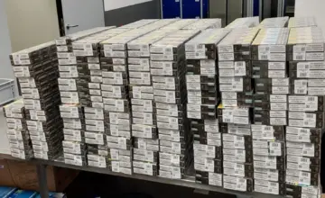 Rekordna zaplena u Nemačkoj: Majka i dete pokušali da prokrijumčare 57.000 cigareta