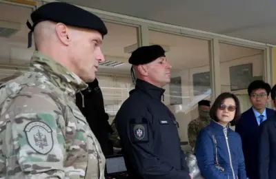 Specijalci u punoj spremnosti: Kineska delegacija pratila pokaznu vežbu u Batajnici