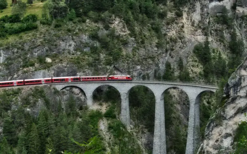 Švajcarska pred revolucijom: Traže besplatan prevoz za mlade i penzionere