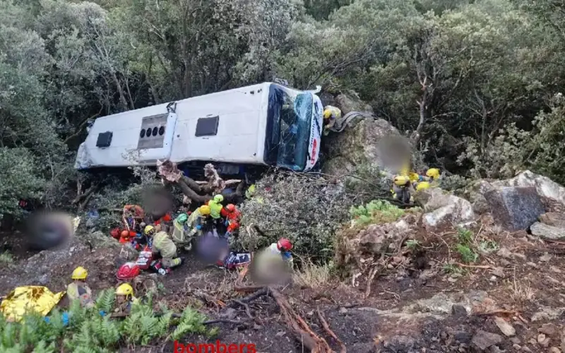 Teška nesreća u Španiji: Najmanje 41 povređen kada je autobus sleteo u provaliju