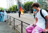 Tokom protesta u francuskoj policija raznela ruku decaku