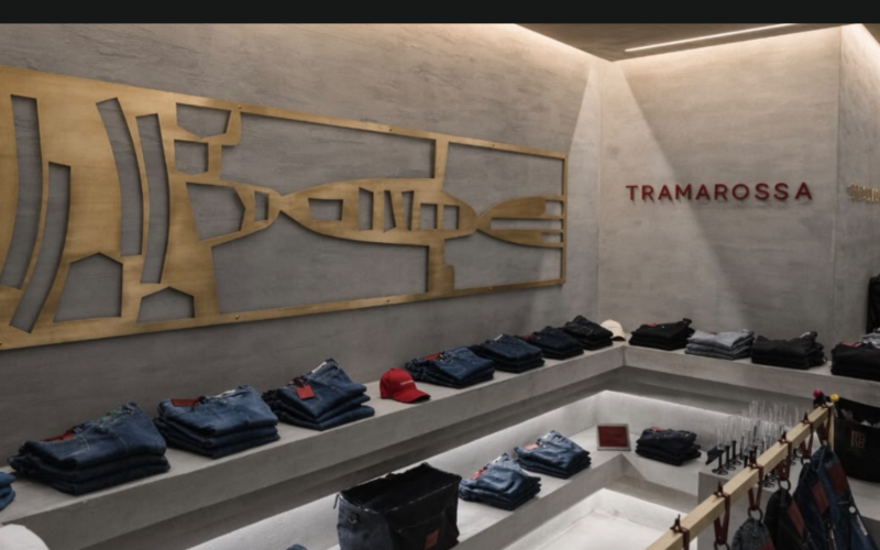 ,,Tramarossa” stigla u Srbiju: Farmerke koje možete da personalizujete svojim inicijalima
