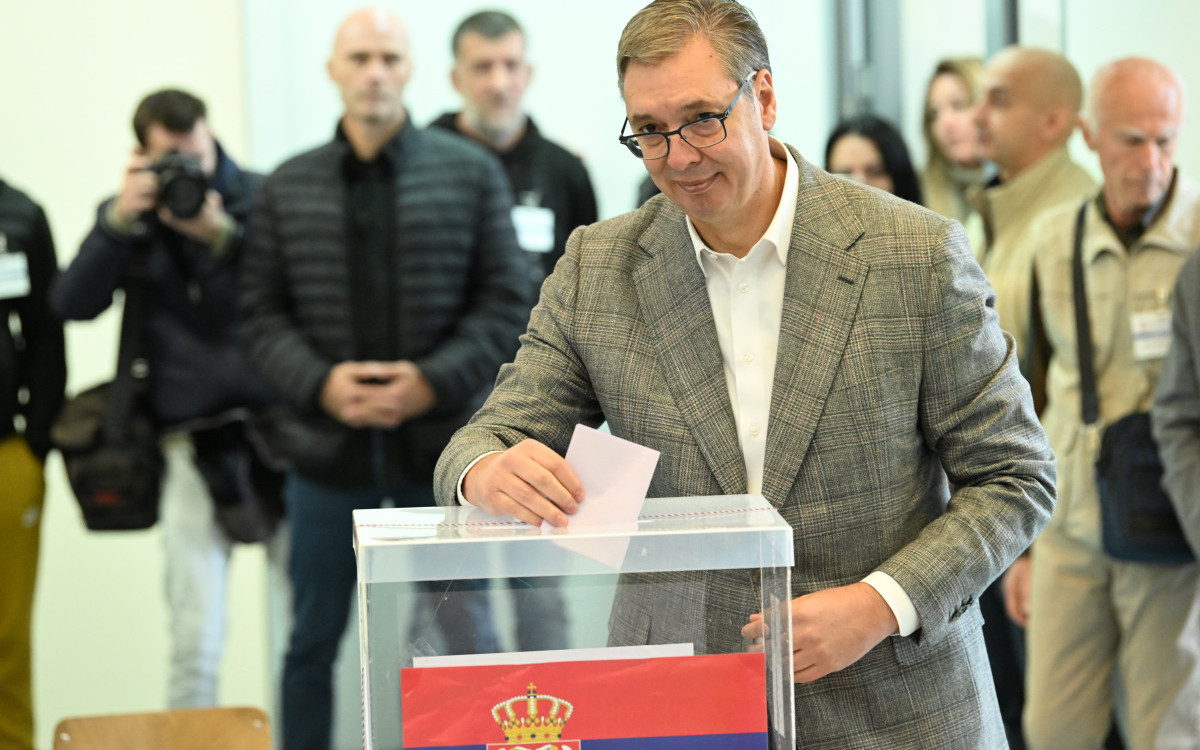Britanski Telegraf: Vučić možda jeste izgubio izbore, ali ne treba ga otpisivati