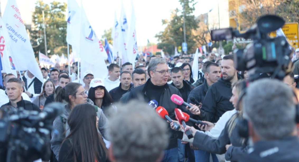 Aleksandar Vučić među građanima u Novom Sadu