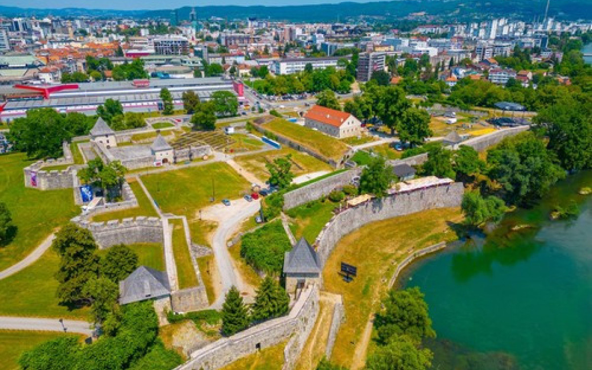 Studenti u Banjaluci i Istočnom Sarajevu poručili: Republika Srpska nije genocidna