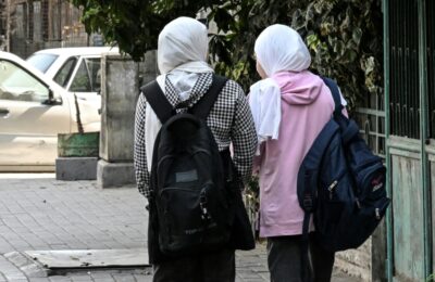 Žene nestaju iz sirijskih udžbenika: Dodati hidžabi, uklonjena Mona Liza