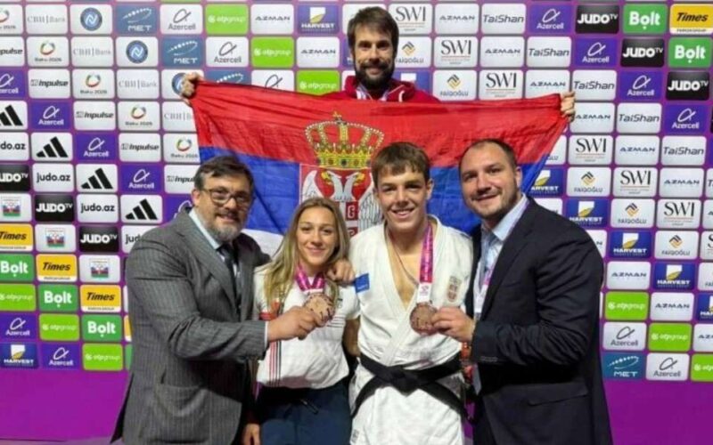 Zvezda odala priznanje Marici Perišić i Mihajlu Siminu za istorijski uspeh